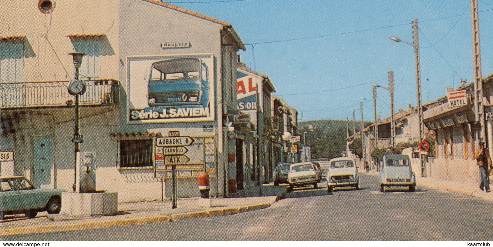 Roquefort-la-Bedoule: RENAULT 4, CITROËN 2CV, AMI, PEUGEOT 204,'TOTAL','RENAULT' GARAGE NEON 'SÉRIE J. SAVIEM' BILLBOARD - Voitures De Tourisme