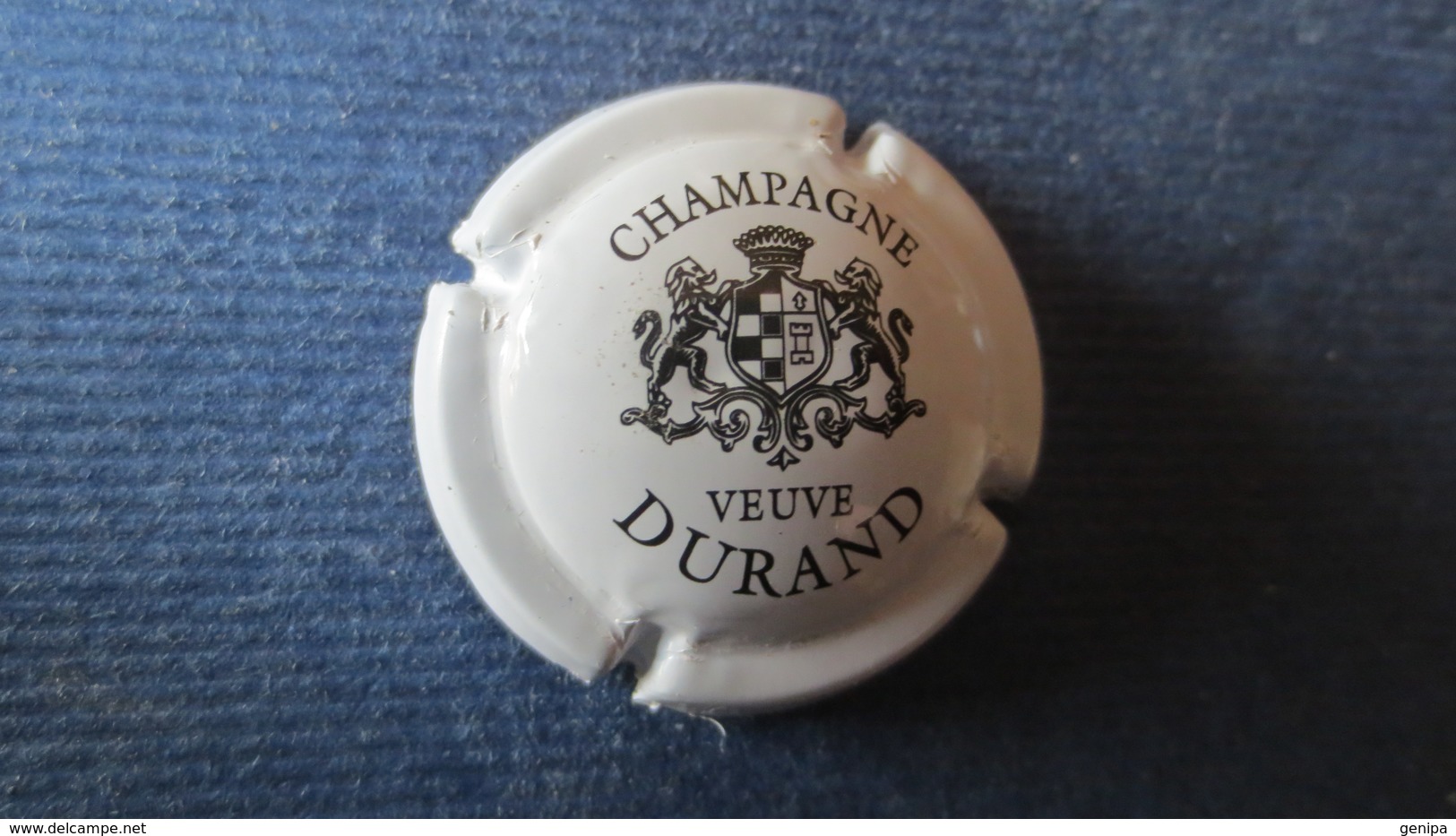 CAPSULE CHAMPAGNE DURAND Blanche Et Noire. écriture Fine - Durand (Veuve)