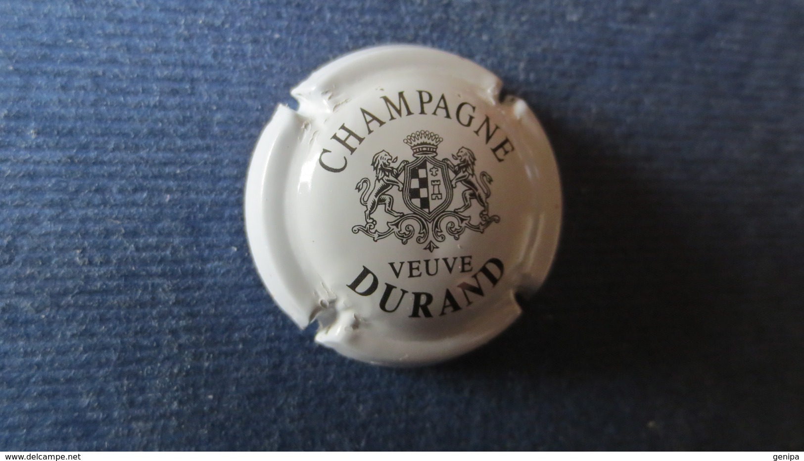 CAPSULE CHAMPAGNE DURAND Blanche Et Noire. écriture Grasse - Durand (Veuve)