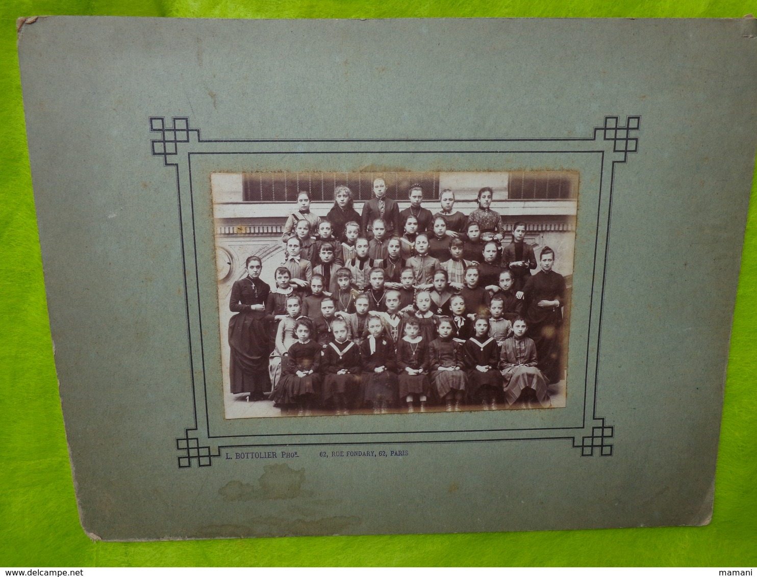 Grande Photo De Groupe D'élèves Ecole Religieuse ??? Année ???? Photographe L. Bottolier - Personnes Anonymes