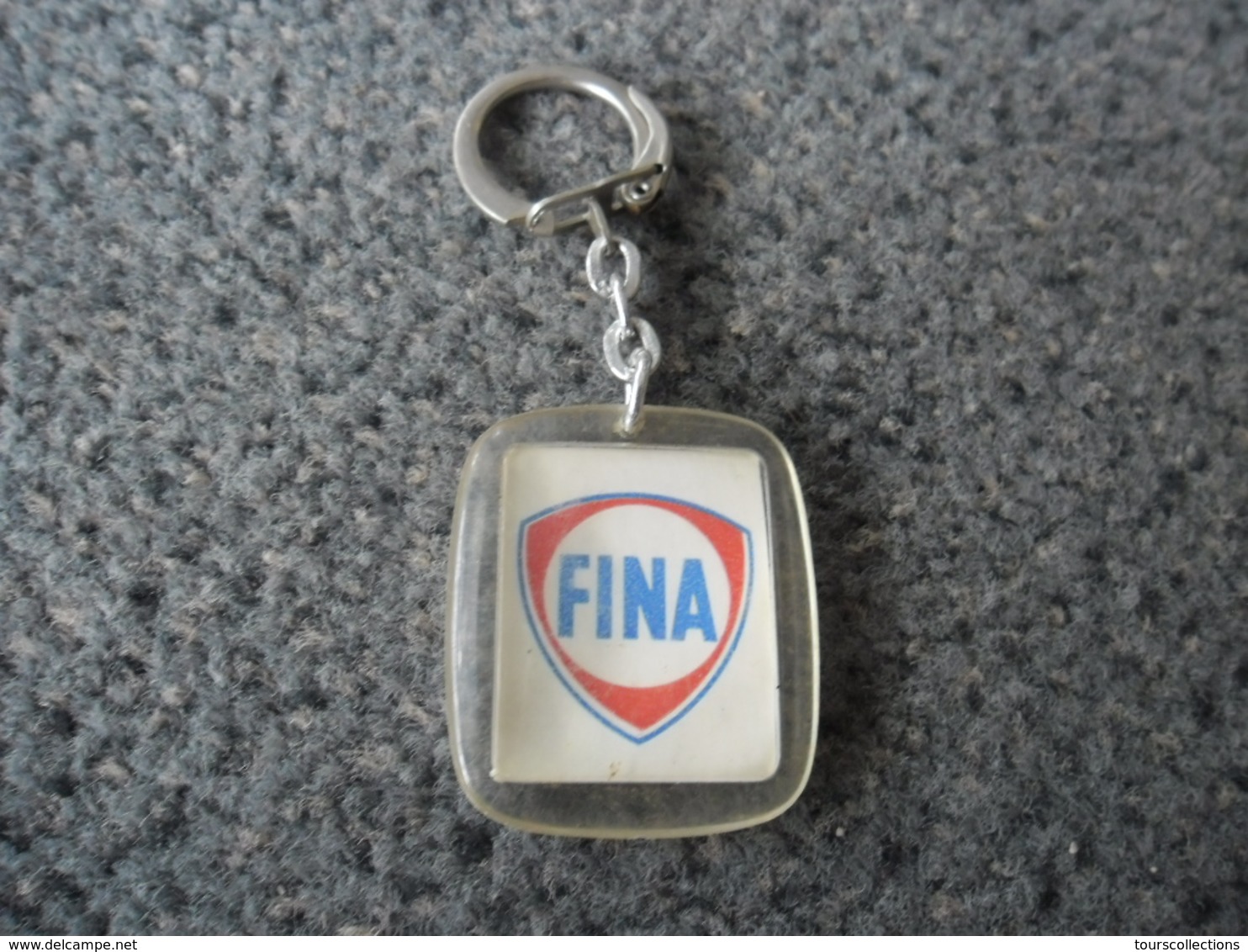 1 PORTE CLEFS FINA Huile Auto Automobile Petrofina Pétrole Belge Belgique Elle A Fusionné En 1999 Avec Total @ Vers 1965 - Porte-clefs