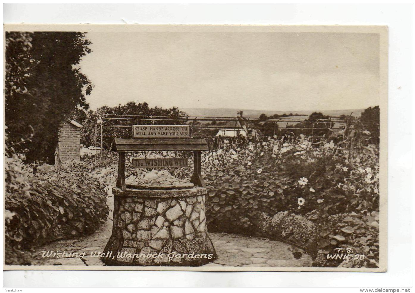 Postcard - Wishing Well - Warnock Gardens - Unused Very Good - Unclassified