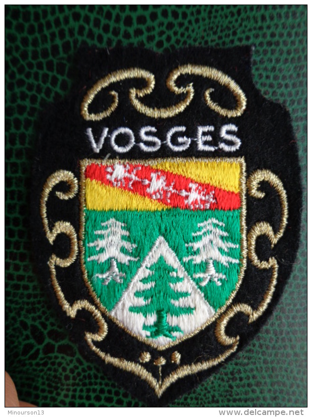 ECUSSON TISSU BRODE DES VOSGES - Patches