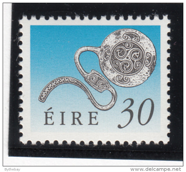 Ireland 1990-95 MNH Scott #780 30p Enamel Latchet Brooch Art Treasures - Neufs