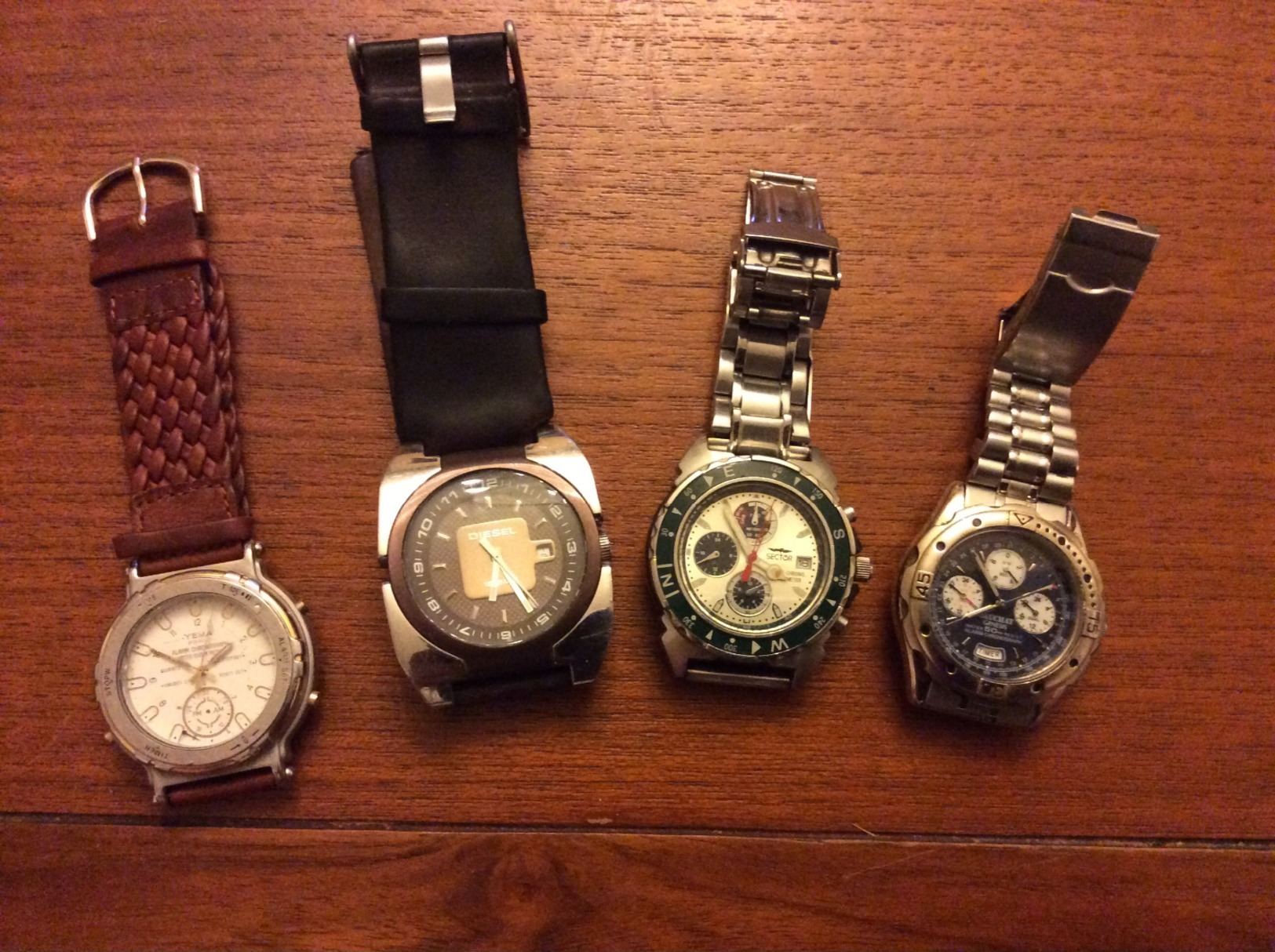 Lot De Montre  Montre De Plongée Et Autre Vintage - Montres Modernes