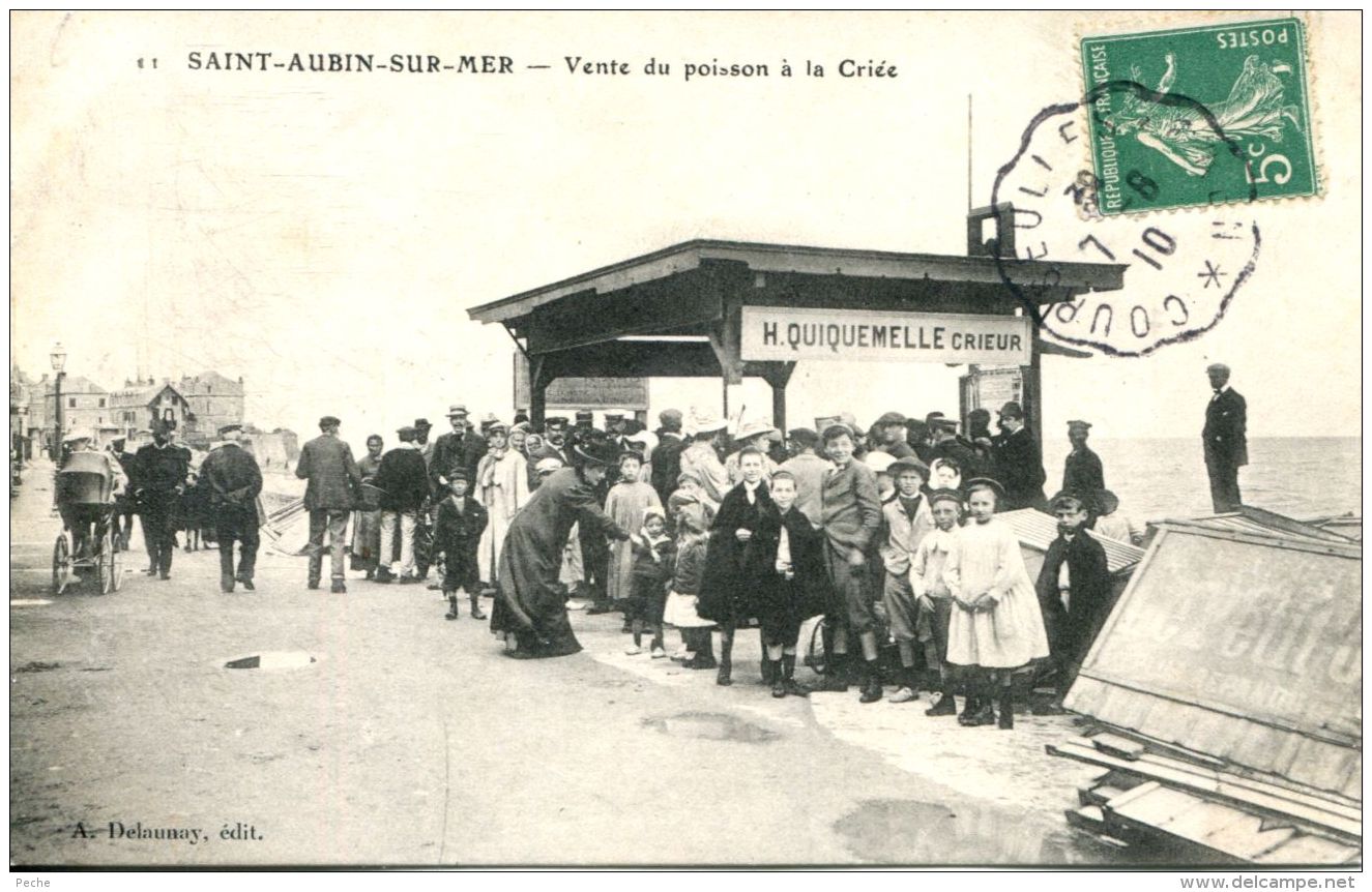 N°915 A -cpa Saint Aubin Sur Mer -vente Du Poisson à La Criée- - Saint Aubin