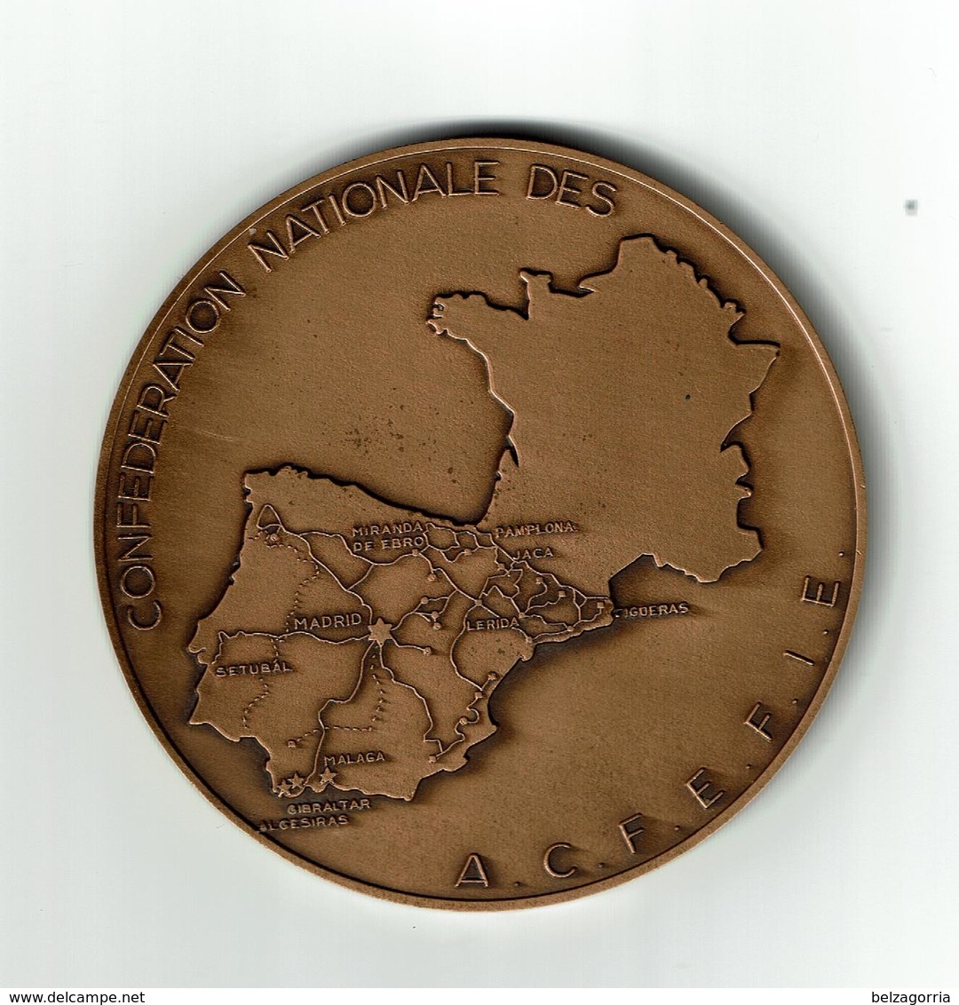 MEDAILLE En BRONZE MANANA - EVADE DE FRANCE INTERNE EN ESPAGNE 1940 1945  VOIR SCANS - France