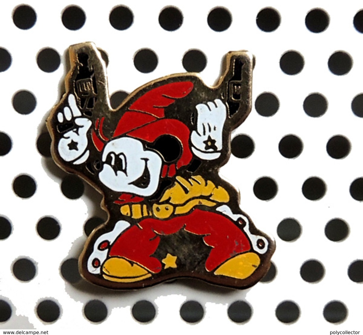 1 Pin's Disney Mickey Cowboy Vêtement Rouge - Disney