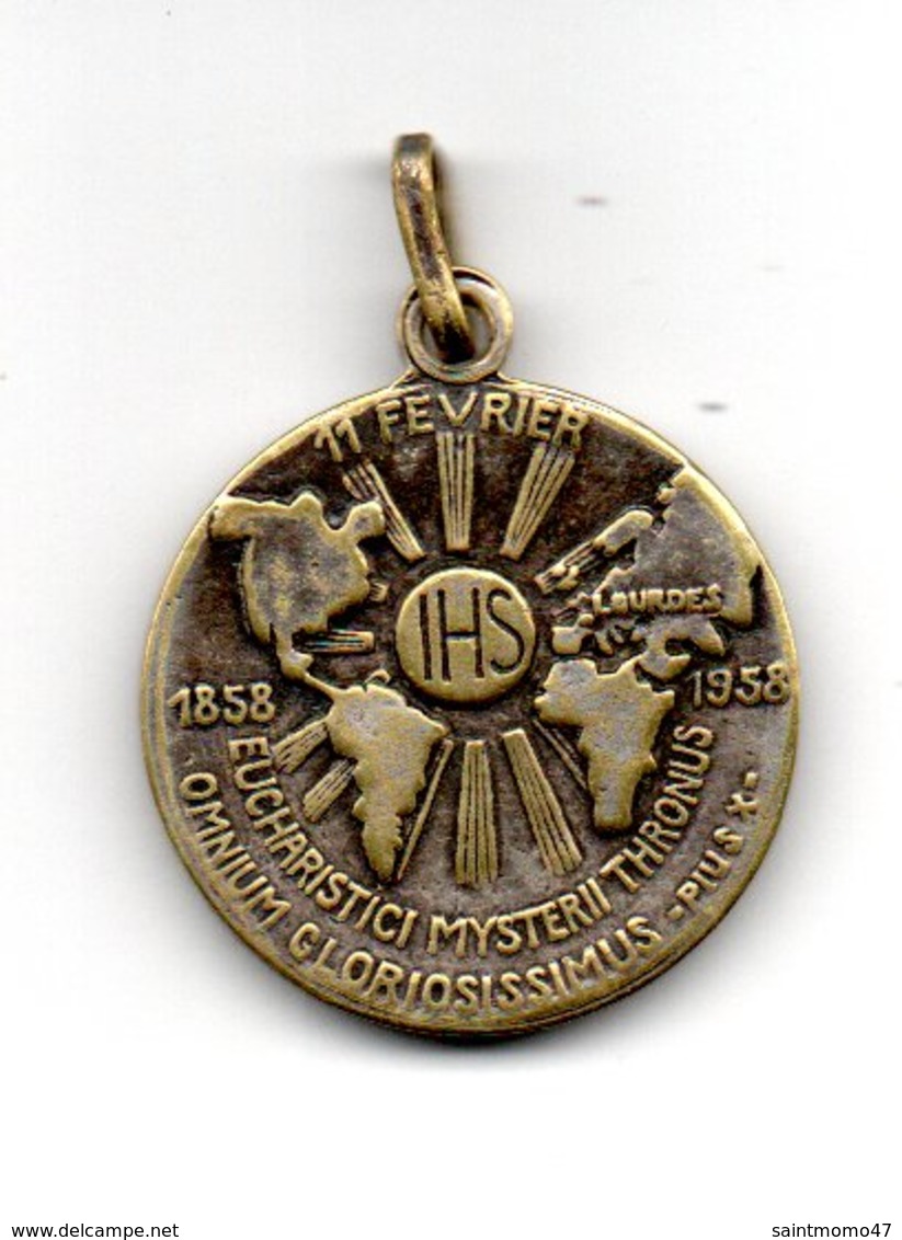 MÉDAILLE . EUCHARISTICI MYSTERII THRONUS . LOURDES 11 FÉVRIER 1958 - Réf. N°12M - - Other & Unclassified