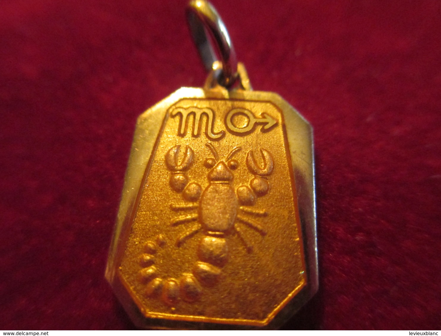 Petite Médaille De Collier/ Signe Astrologie/ SCORPION/Dorée/ Vers 1990   MED215 - Frankreich