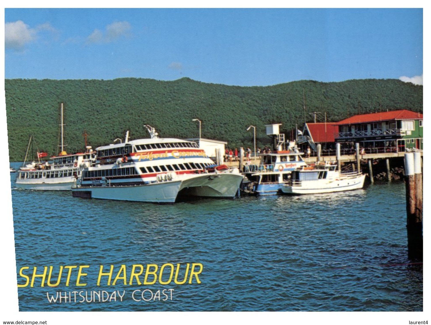 (60) Australia -  (with Stamp At Back Of Card) QLD - Shute Harbour & Ferry - Great Barrier Reef