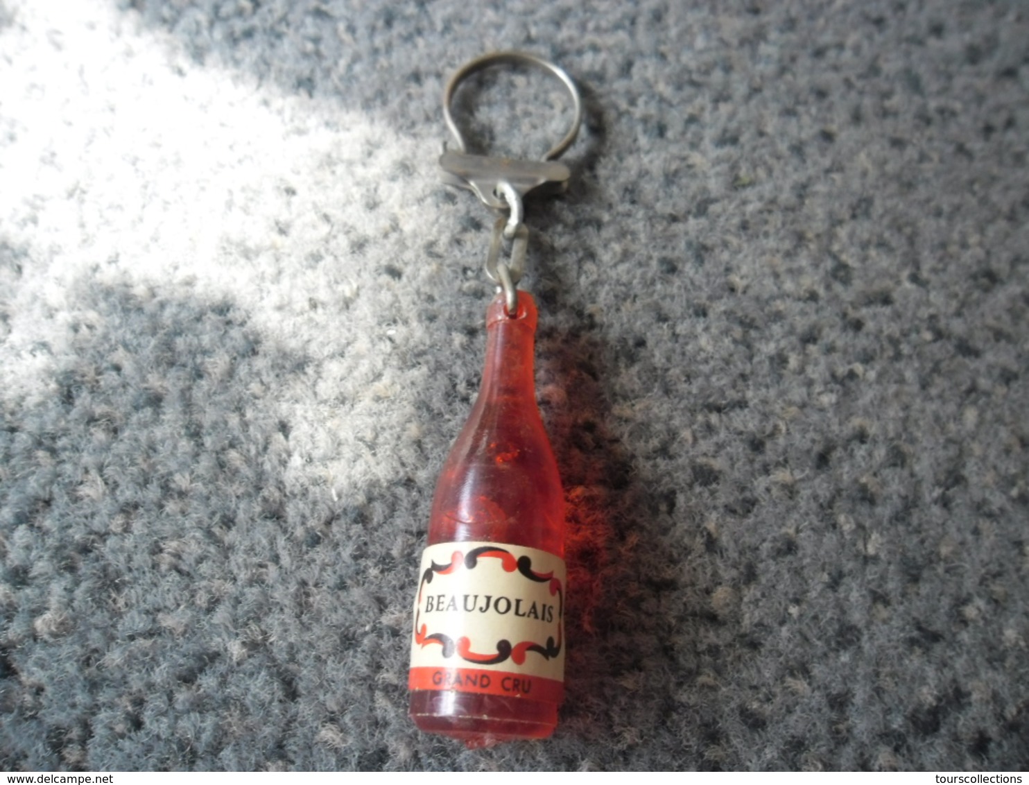 1 PORTE CLEFS ALCOOL VIN BEAUJOLAIS @ Vers 1965 - Porte-clefs