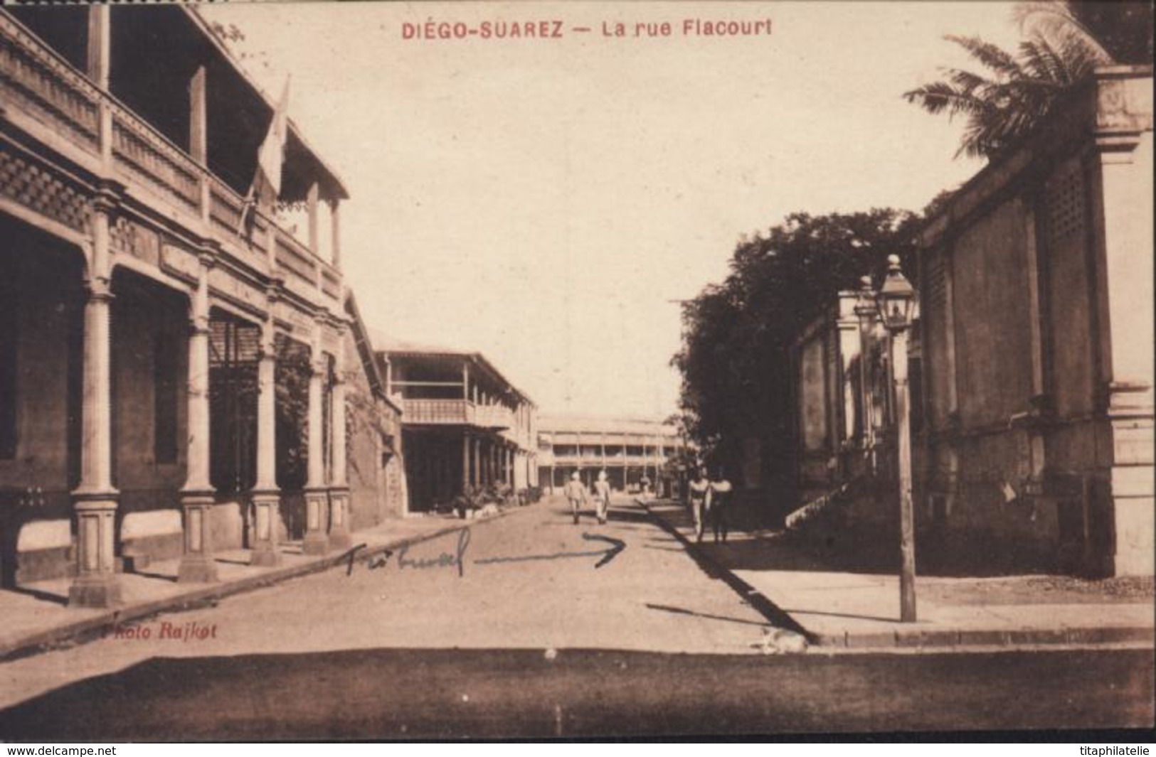 CPA Diégo Suarez La Rue Flacourt YT 179 CAD Madagascar Dec 31 Dans Texte 19 12 1931 Pour Nice - Madagascar