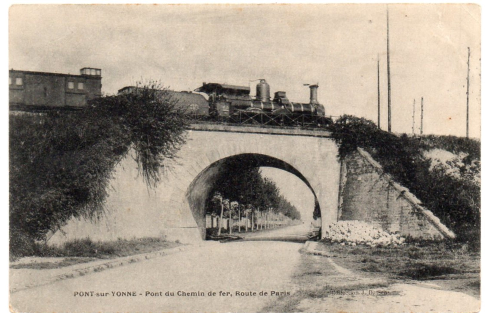 Yonne - PONT-sur-YONNE - Train Sur Le Pont Du Chemin De Fer - Route De  Paris - Pont Sur Yonne