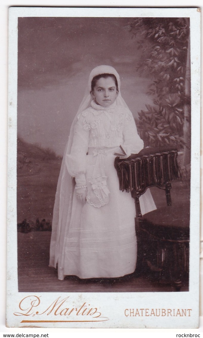 Ancienne Photo Portrait Format CDV Jeune Fille Communion (P. Martin, Chateaubriant) - Personnes Anonymes