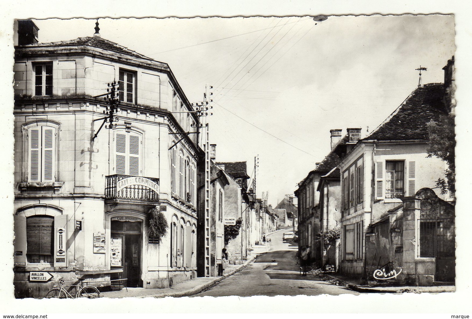 Cpsm N° 891061 COURSON LES CARRIERES Rue Du Faubourg - Courson-les-Carrières