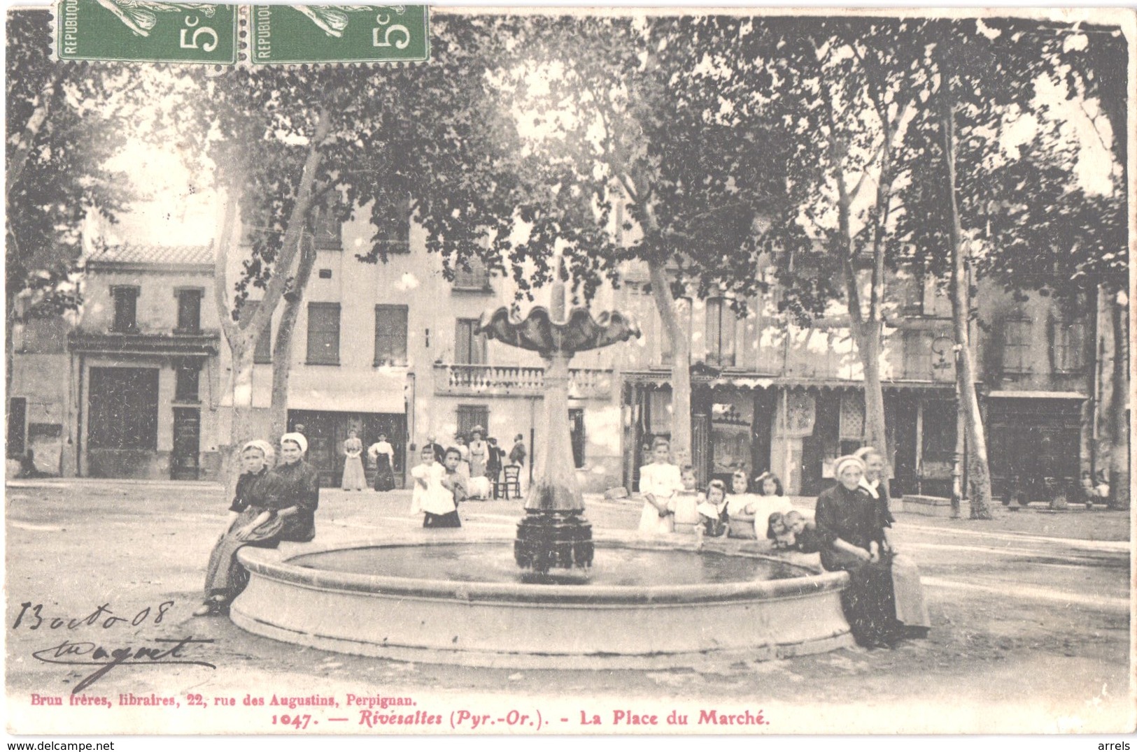 FR66 RIVESALTES - Brun 1047 - La Place Du Marché - Fontaine - Animée - Belle - Rivesaltes