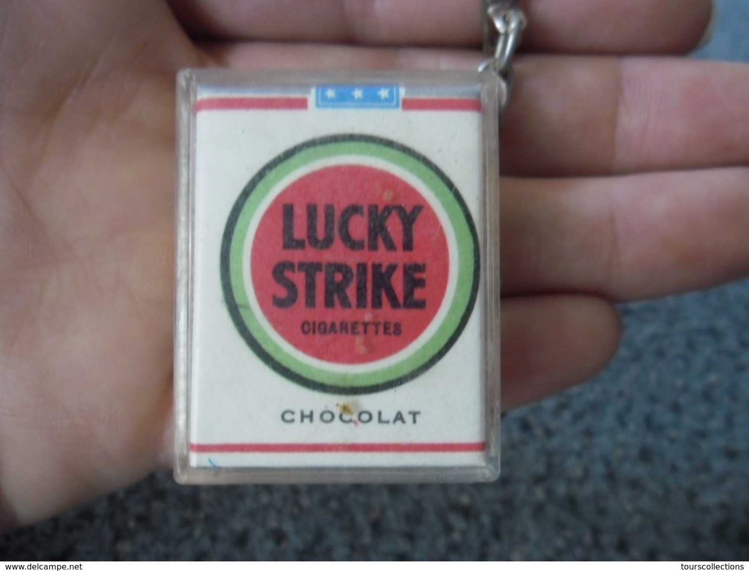 1 PORTE CLEFS CIGARETTES LUCKY STRIKE Monnaies En Chocolat  @ Vers 1965 - Key-rings