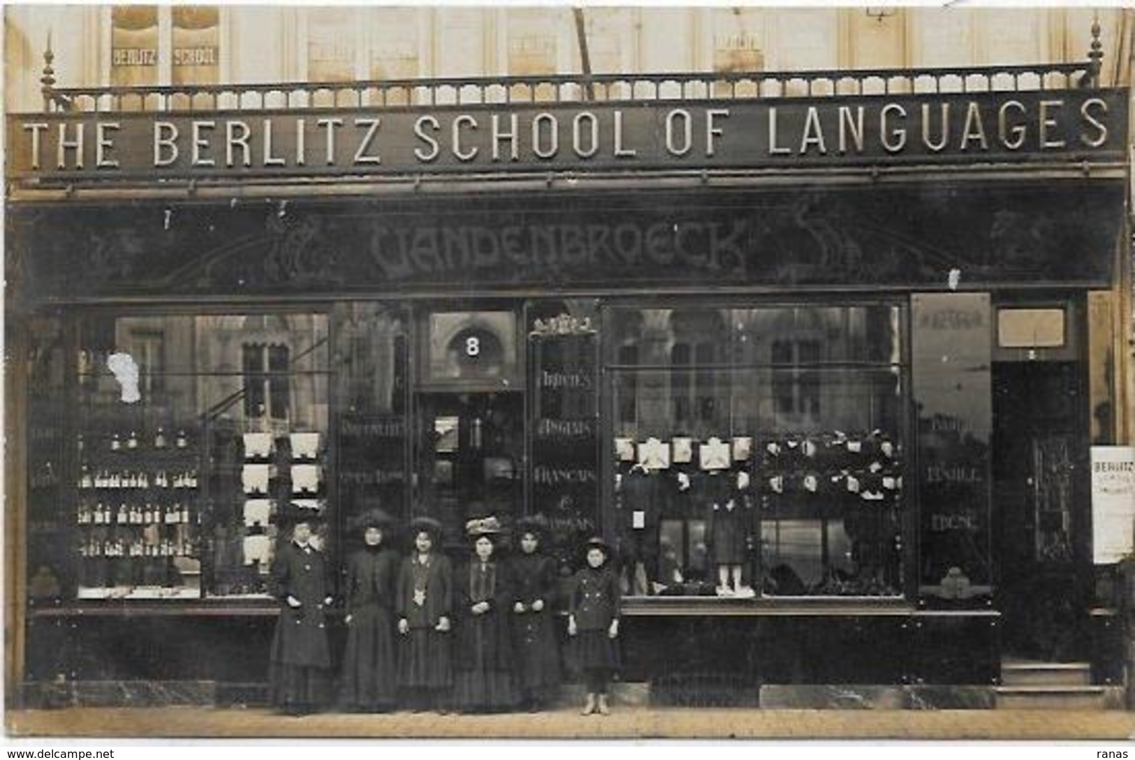 CPA Paris Carte Photo RPPC Berlitz école Shop Front Façade Parfumerie Modes Non Circulé - Bildung, Schulen & Universitäten