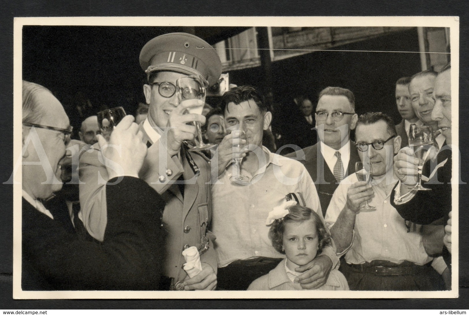 Photo Postcard / ROYALTY / Belgium / Belgique / Roi Baudouin / Koning Boudewijn / Jeu De Balle / 1956 - Places, Squares