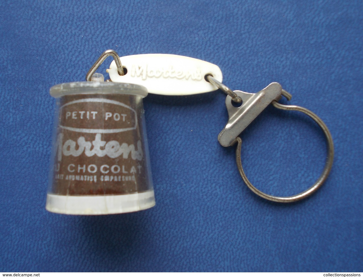 Ancien Porte Clefs. Yaourt " MARTENS " Chocolat - Porte-clefs