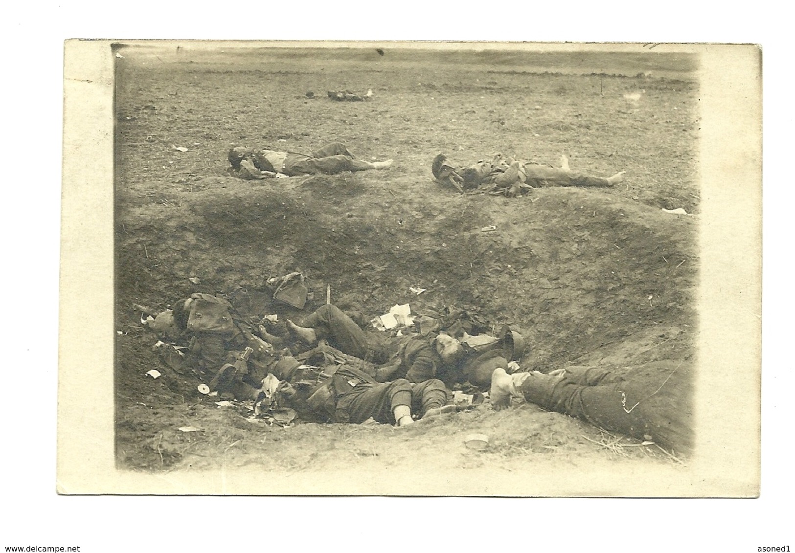 AK Frankreich - 1918 - Granattrichter Mit Toten Engländern - Fotokarte - Oorlog 1914-18