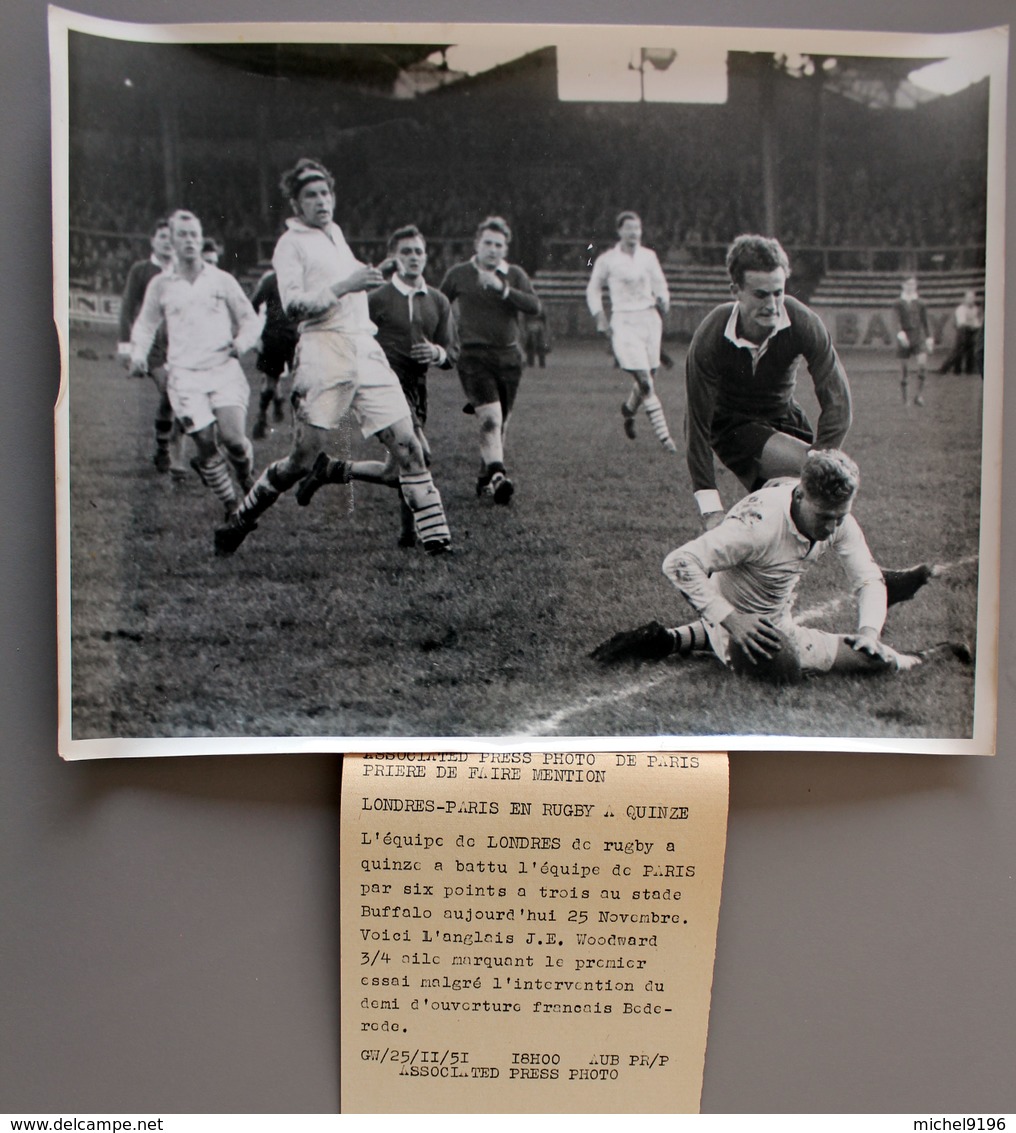 Rugby à XV Londres Bat Paris à Buffalo En 1951 Photo Presse 180x240 - Sports