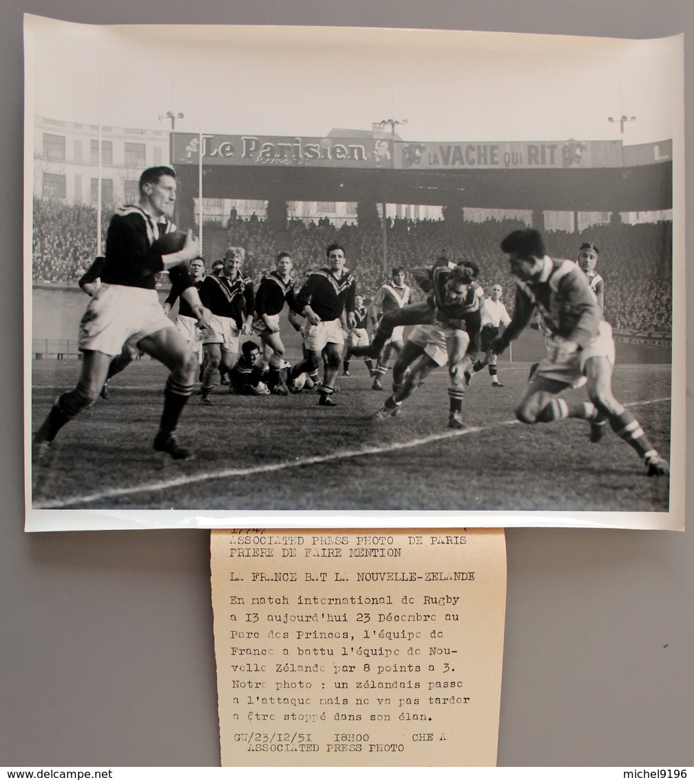 Rugby à XIII  France Bat Nouvelle Zelande Au Parc Des Princes En 1951 Photo Presse 180x240 - Sports