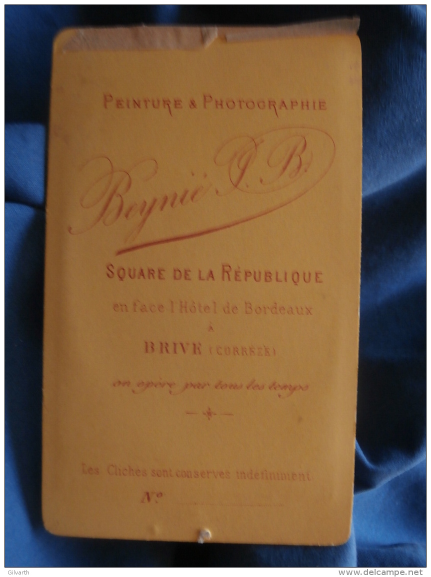 Photo CDV Beynié à Brive - Portrait En Médaillon Homme, Col Relevé Circa 1880-85 L386 - Ancianas (antes De 1900)