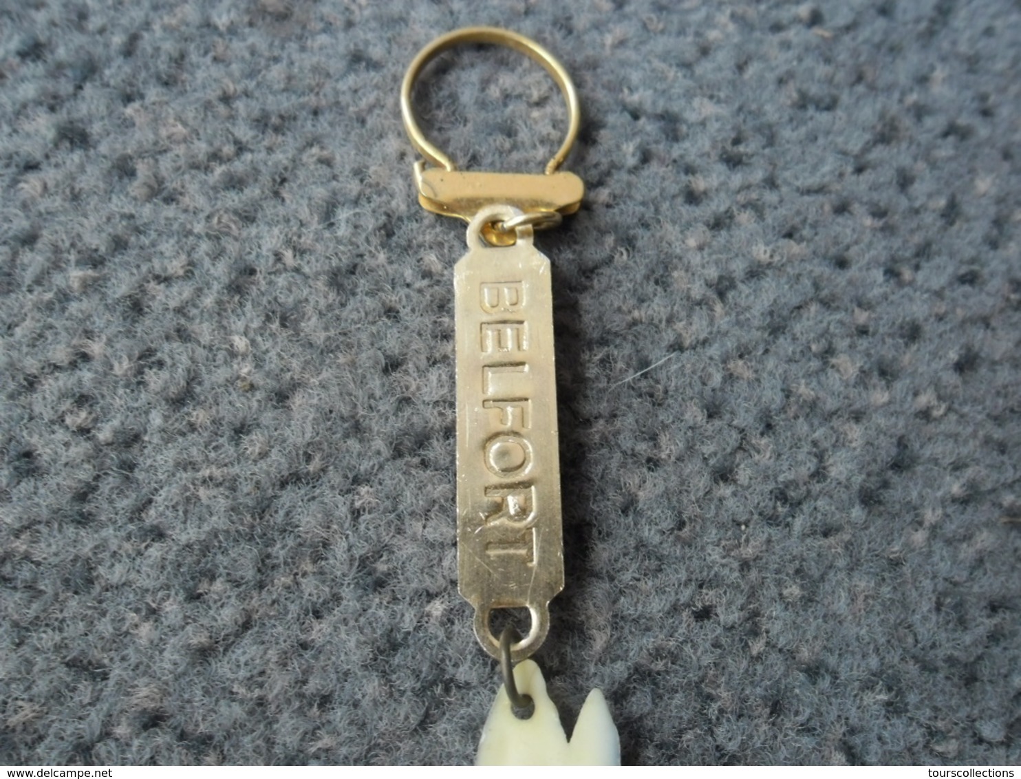 1 PORTE CLEFS CHIEN SPA BELFORT (90) Société Protectrice Des Animaux @ Vers 1965 - Porte-clefs