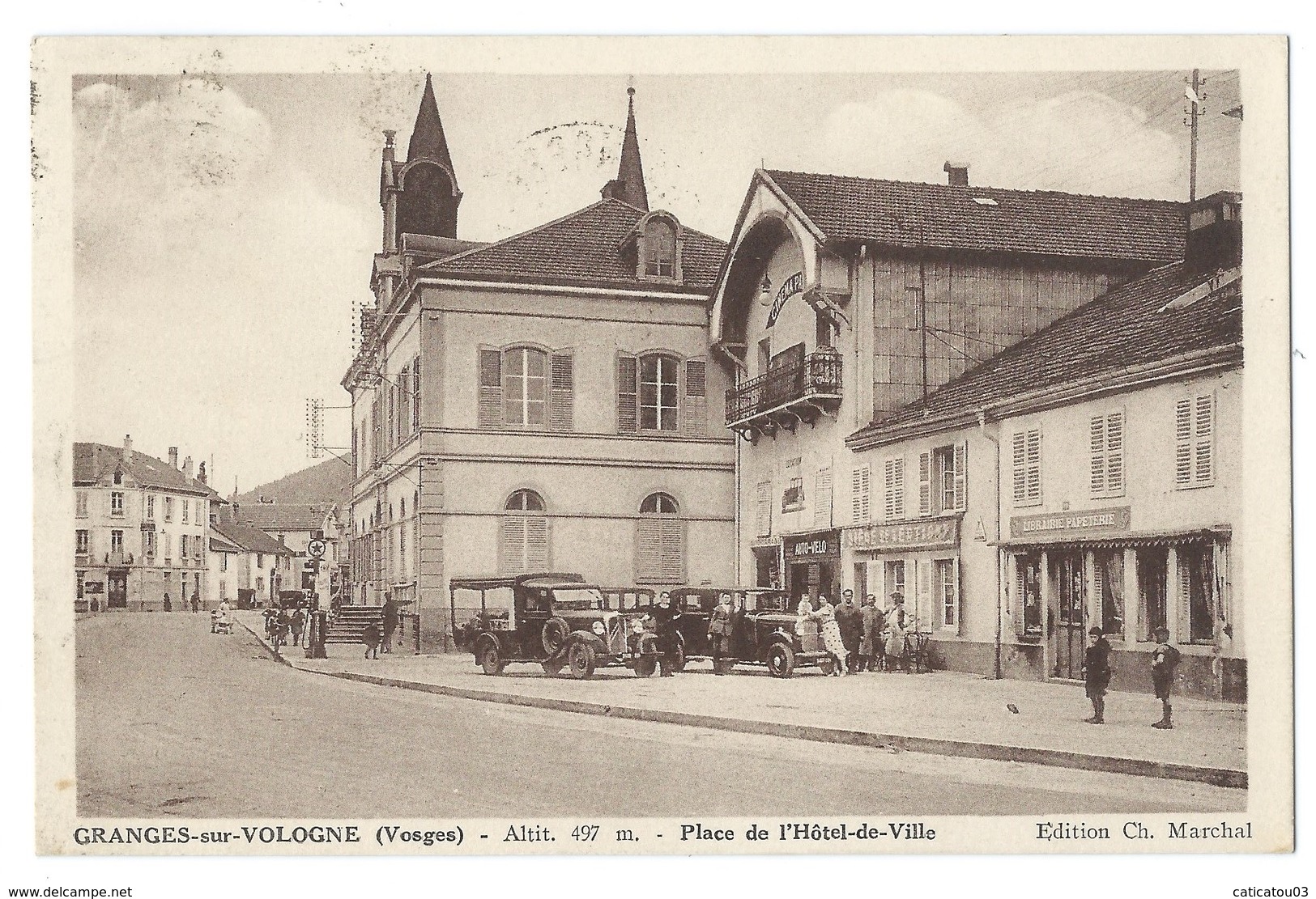 GRANGES Sur VOLOGNE (Vosges) Place De L'Hôtel De Ville - Belle Animation - Pompe à Essence - Granges Sur Vologne