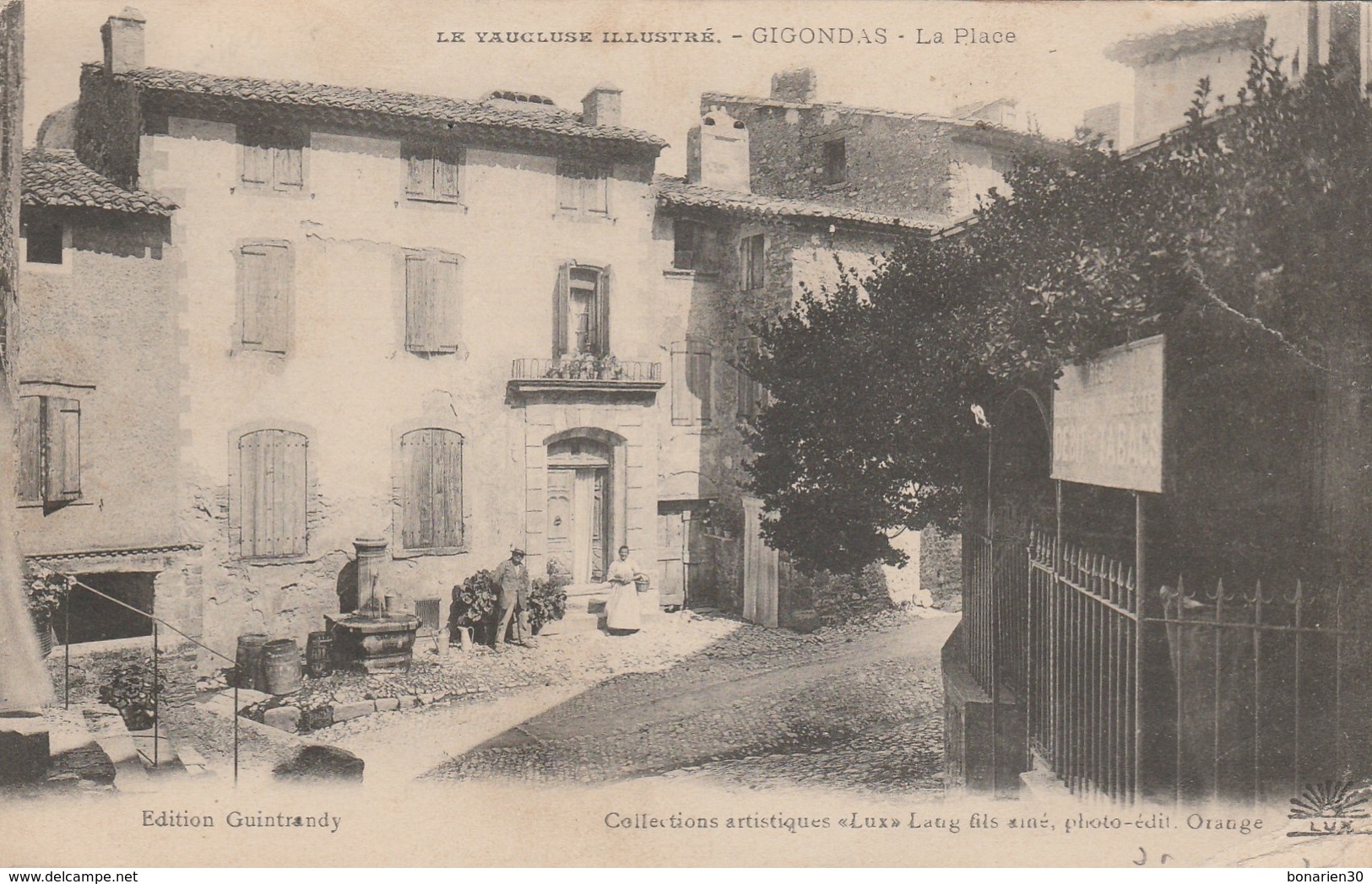 CPA 84   GIGONDAS  LA PLACE ANIMEE  VAUCLUSE ILLUSTRE - Autres & Non Classés