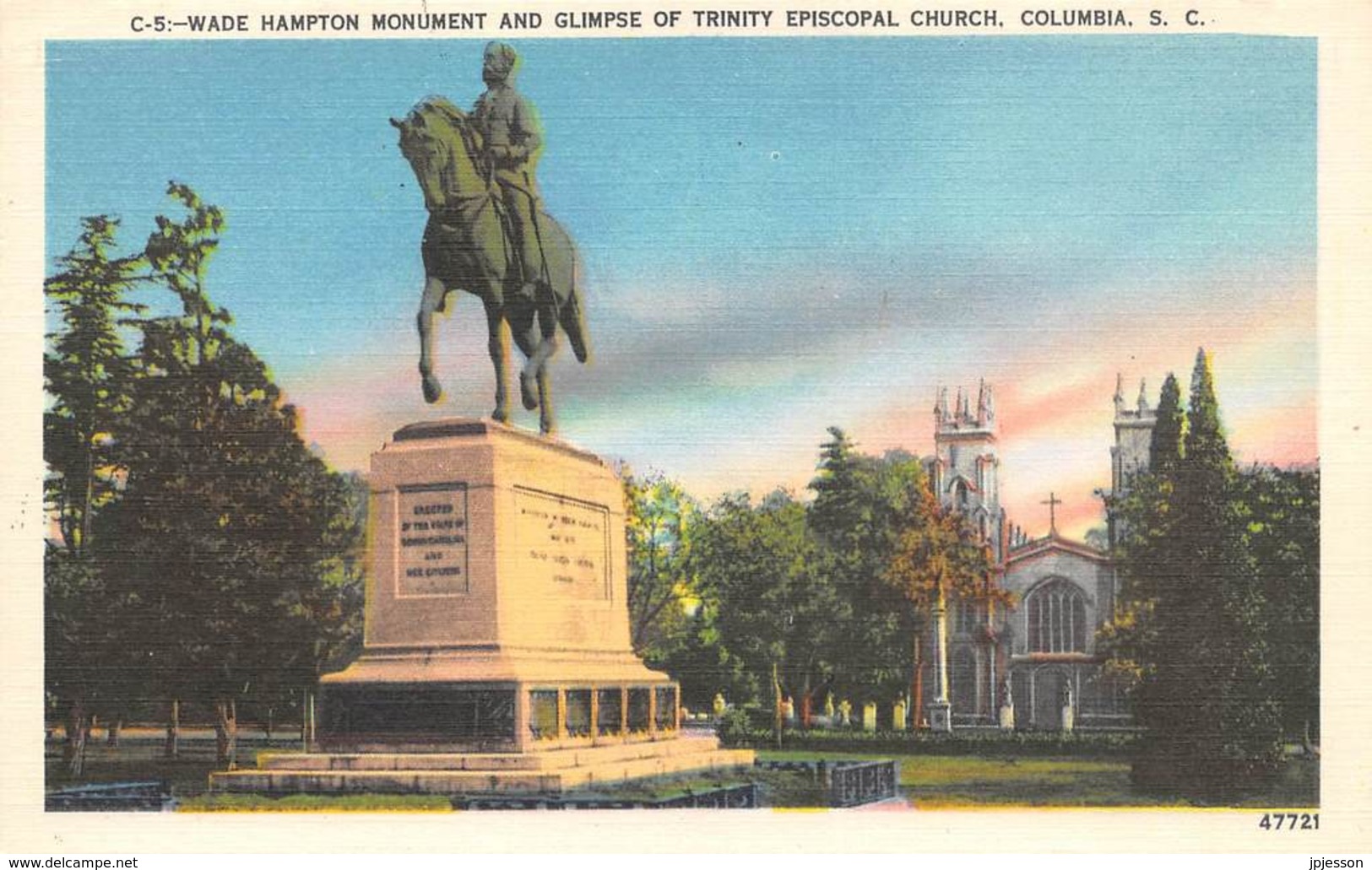 ETATS UNIS   SOUTH CAROLINA  COLUMBIA  WADE HAMPTON MONUMENT AND GLIMPSE OF TRINITY EPISCOPAL CHURCH - Columbia