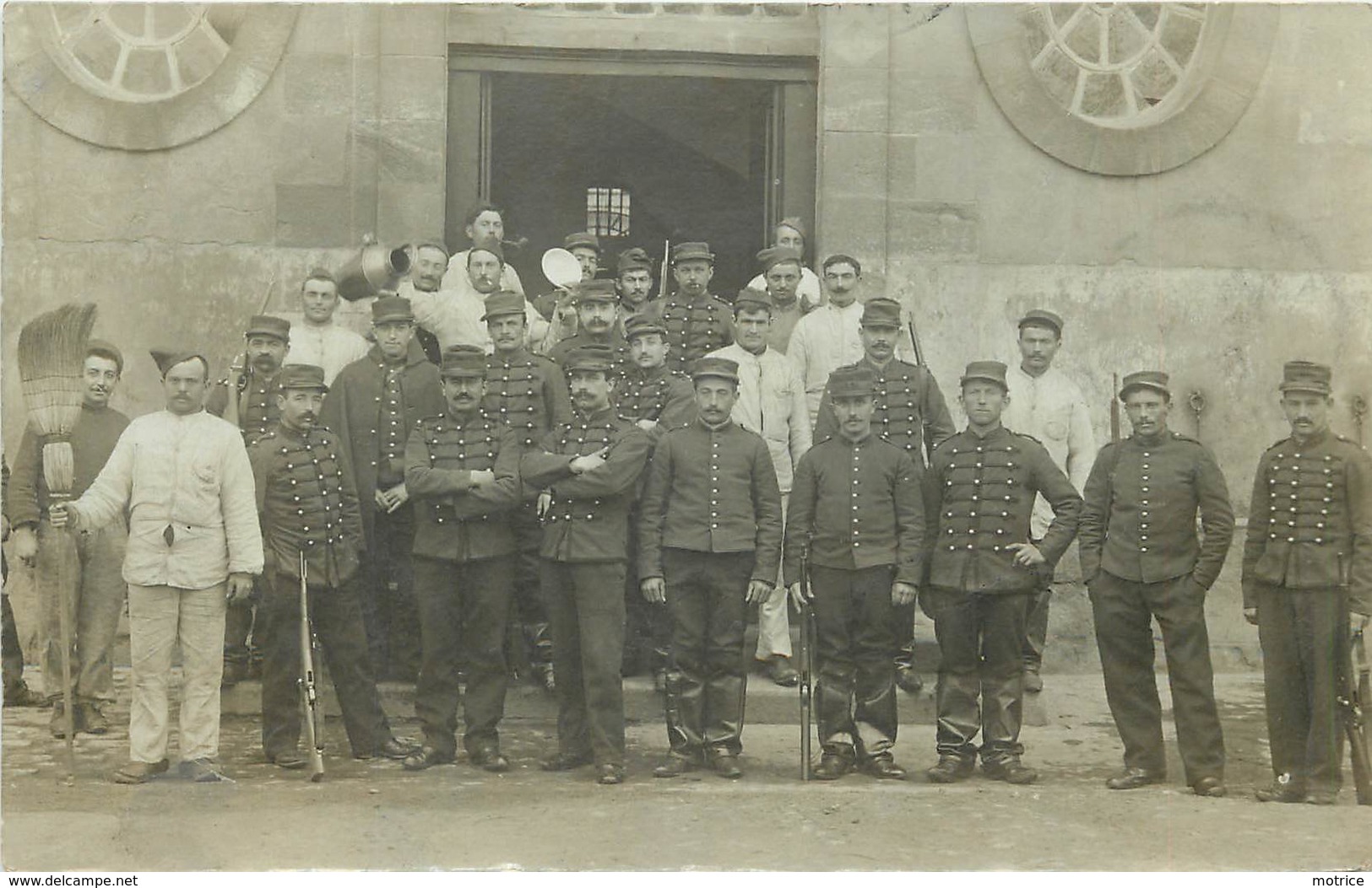 MOULINS - 10em Régiment De Chasseurs,carte Photo En 1908. - Régiments