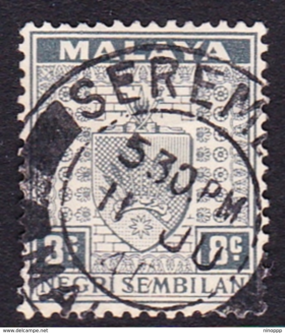 Malaysia-Negri Sembilan SG 29 1935 Arms, 8c Grey, Used - Negri Sembilan