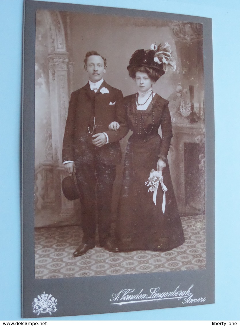 KOPPEL Man / Vrouw ( Familie / Famille ) ( CABINET FOTO A. VANDEN LANGENBERGH Anvers / Zie Foto's Voor Détail ) ! - Guerre, Militaire