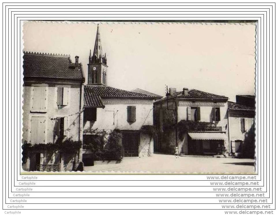 82 - BOURG DE VISA - Place Des Ormeaux (cpsm 9x14 Cm) - Bourg De Visa