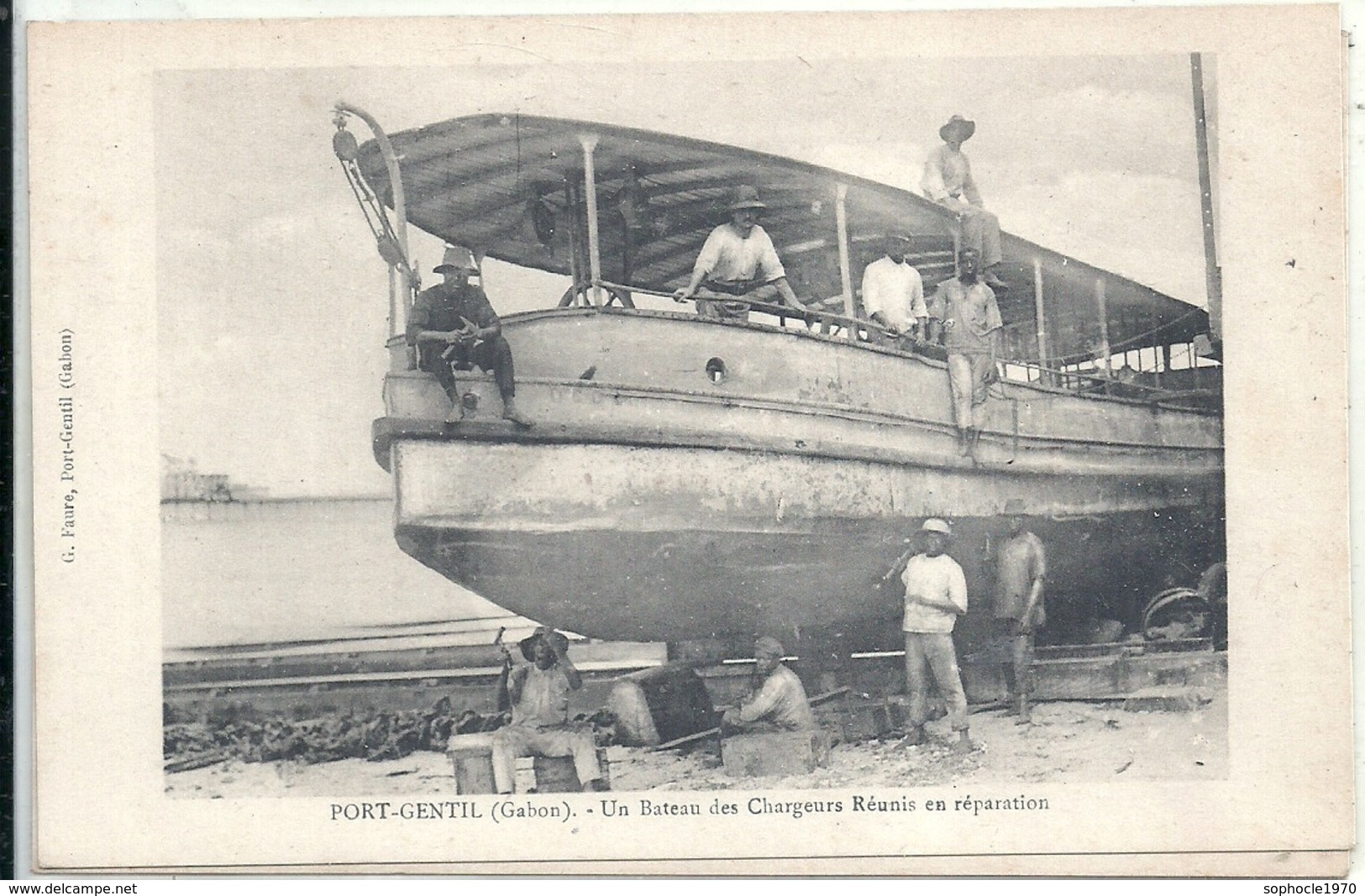 GABON - PORT GENTIL - Bateau Des Chargeurs Réunis En Réparation - Gabon