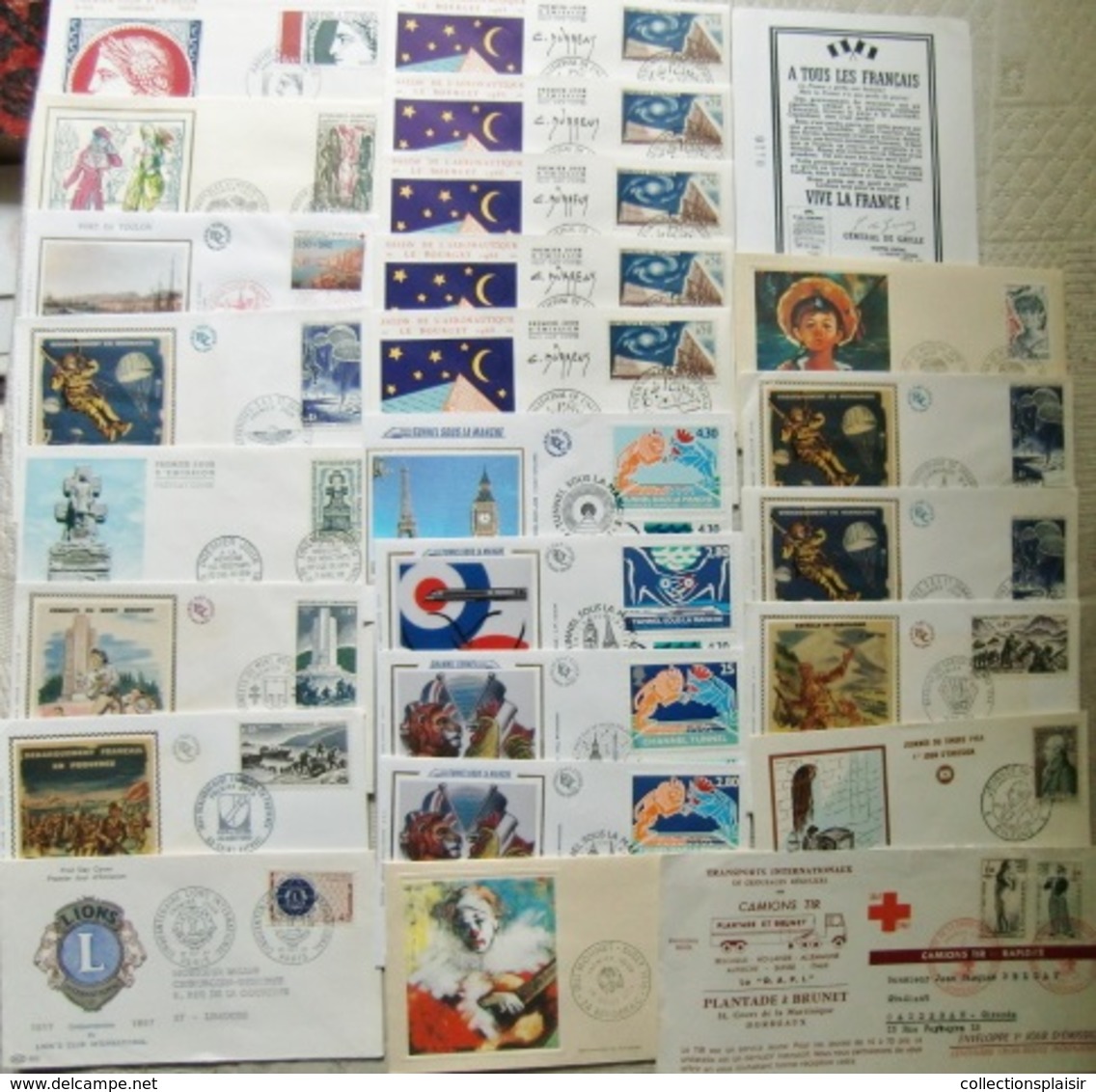 LIQUIDATION + DE 400 FDC ET DOCUMENTS FEUILLETS NOMBREUX THEMES A SAISIR/gros carton