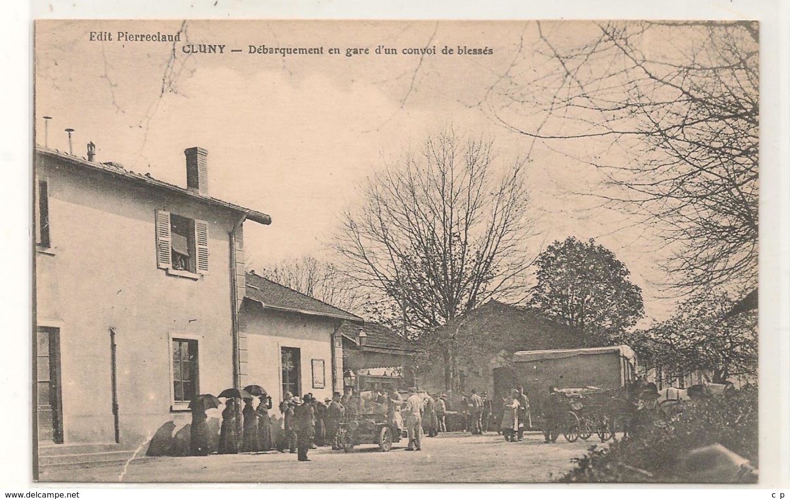 Cluny - Débarquement En Gare D'un Convoi De Blessés  - RARE -  CPA ° - Cluny