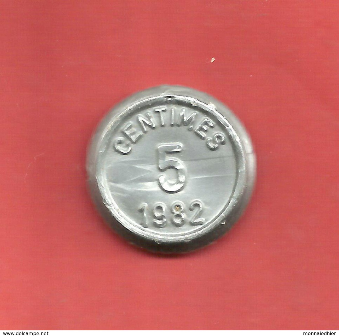 Monnaie De 5 Centimes Jeton Plastique école En Francs De 1982 - Professionnels / De Société