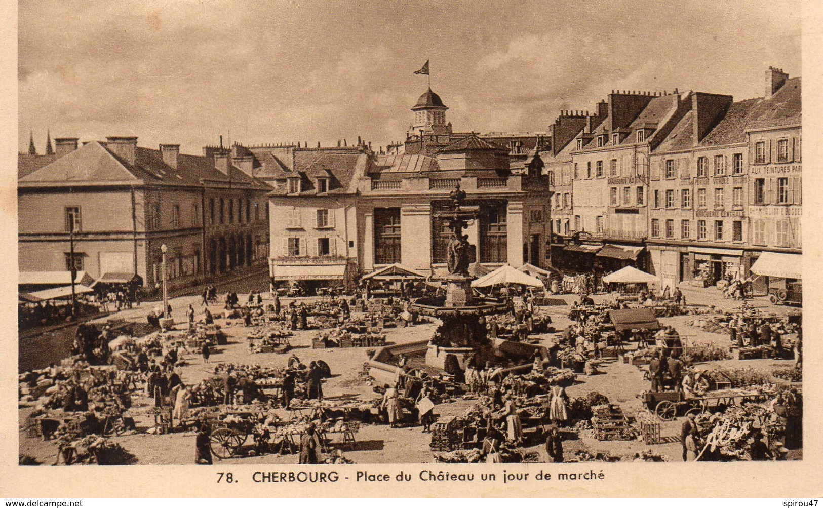 CPA CHERBOURG - PLACE DU CHATEAU UN JOUR DE MARCHE - Cherbourg
