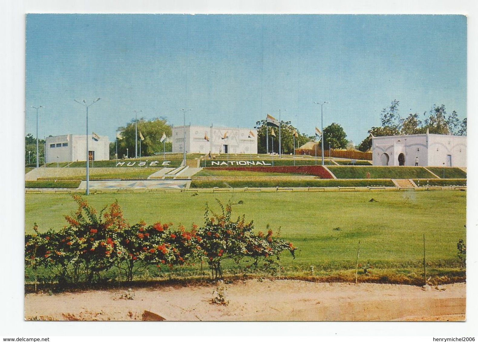 Cpm République Du Niger Musée National Les Grandes Terrasses - Niger