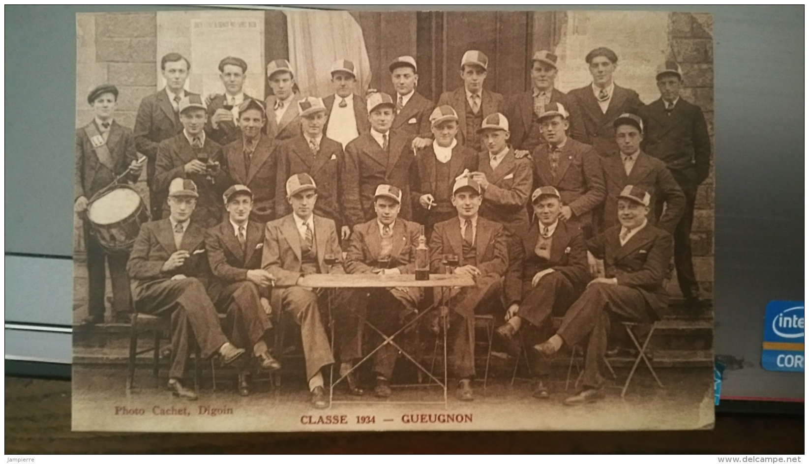 CPA Gueugnon - Les Conscrits, Classe De 1934 - Gueugnon