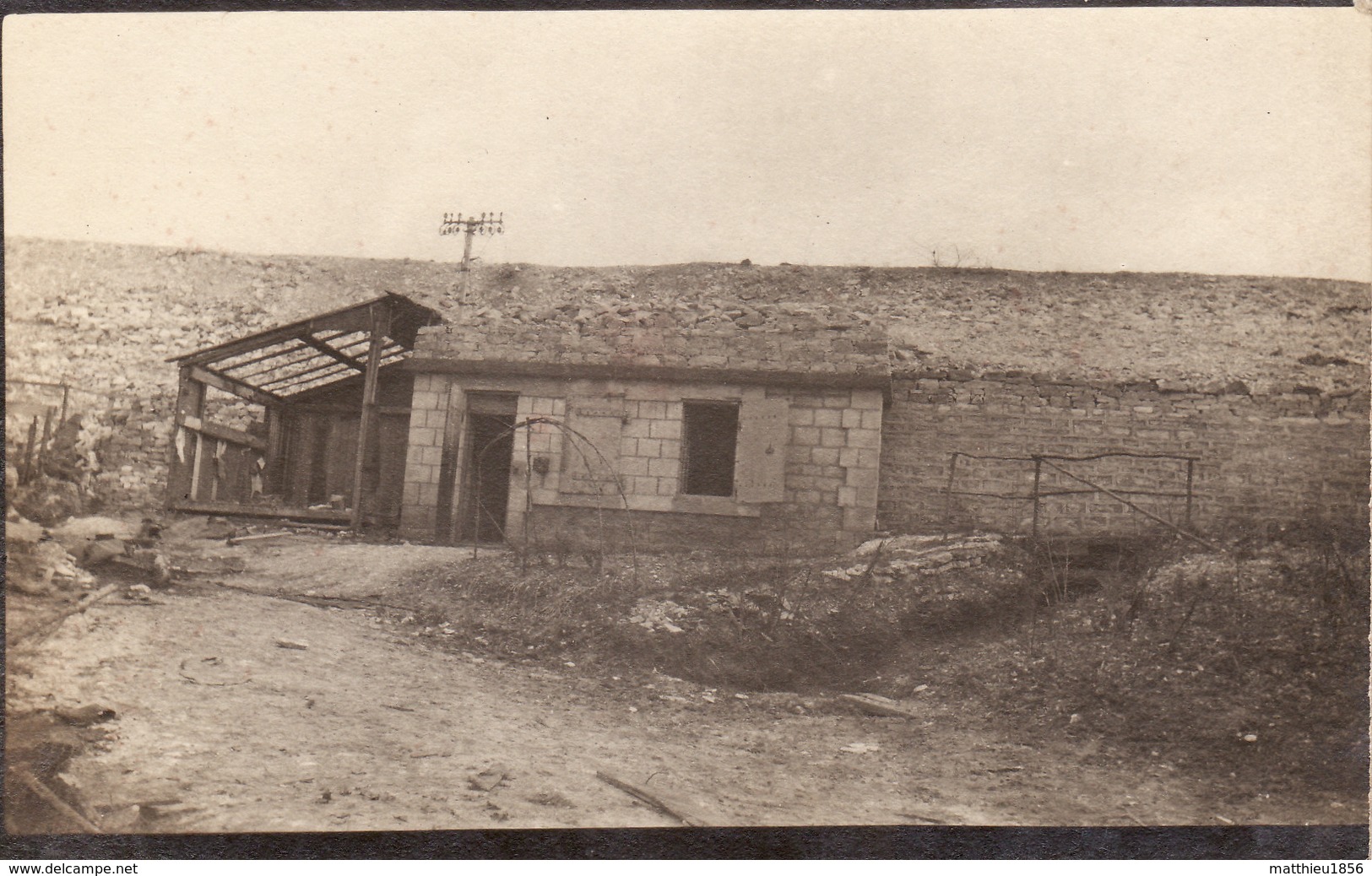 CP Photo 14-18 Près VERDUN - Un Abri En Dur, Béton, Poste Téléphonique? (A195, Ww1, Wk 1) - War 1914-18