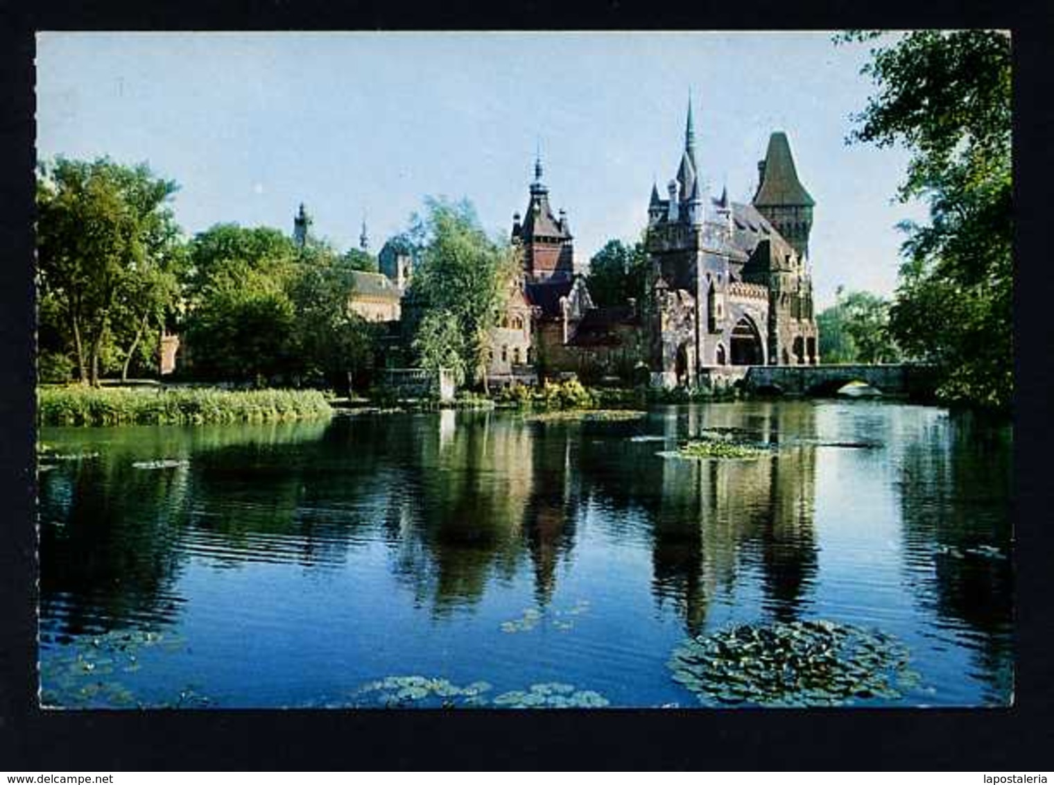Hungría. Budapest *Town-park, Vajdahunyad Castle* Foto: Czeizing Lajos. Circulada 1978. - Hungría