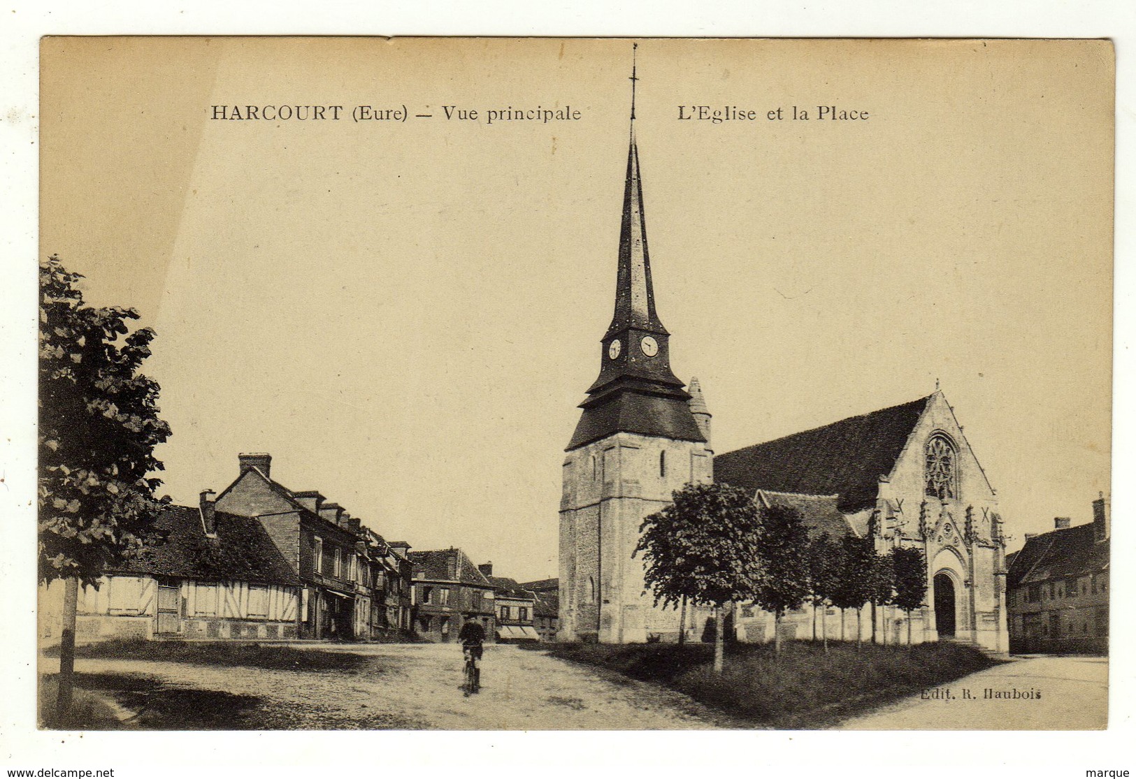 Cpa HARCOURT Vue Principale L ' Eglise Et La Place - Harcourt