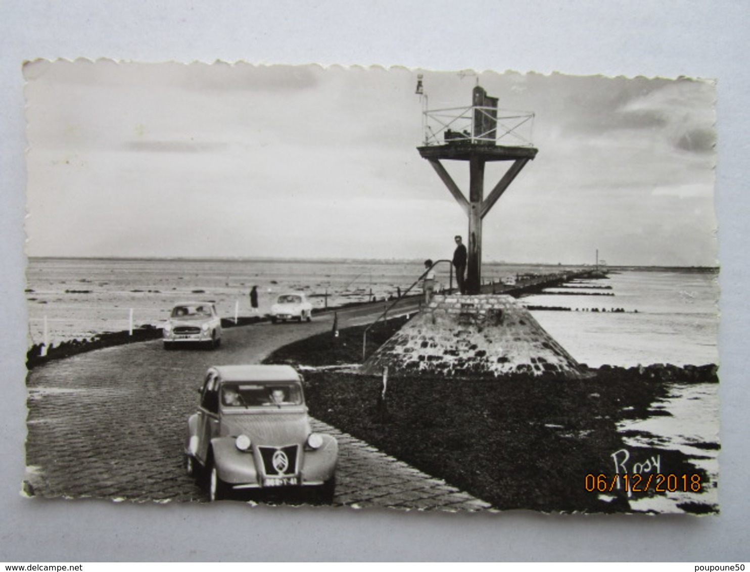 CP 85  Ile De Noirmoutier - Le Passage Du GOIS - Voiture Citroën 2 Cv   - 2cv De 1948 - Noirmoutier