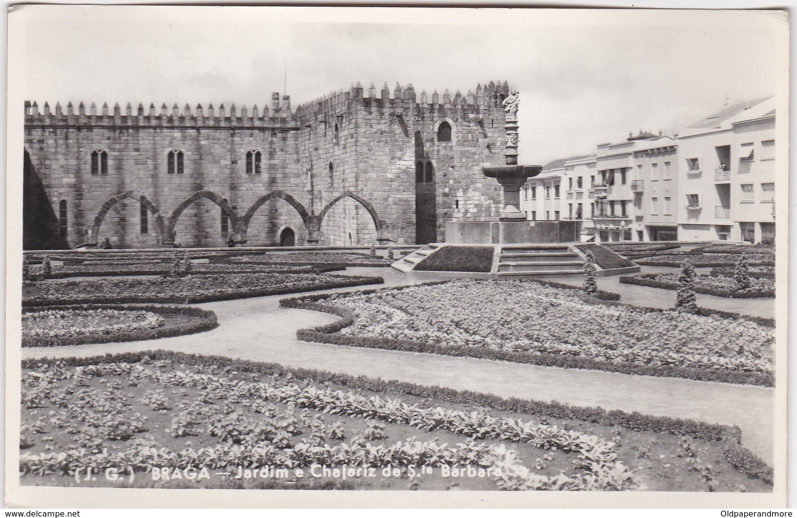 POSTCARD PORTUGAL - BRAGA - JARDIM E CHAFARIZ DE Stª. BARBARA - Braga