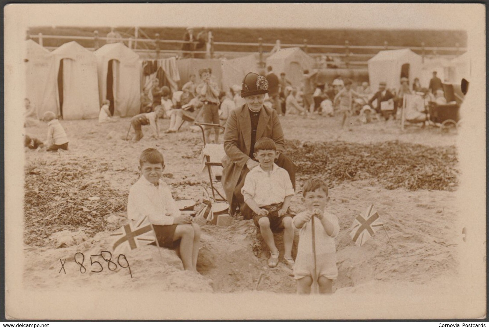 On The Beach, Margate, Kent, C.1920s - Remington Fotosnaps RP Postcard - Margate